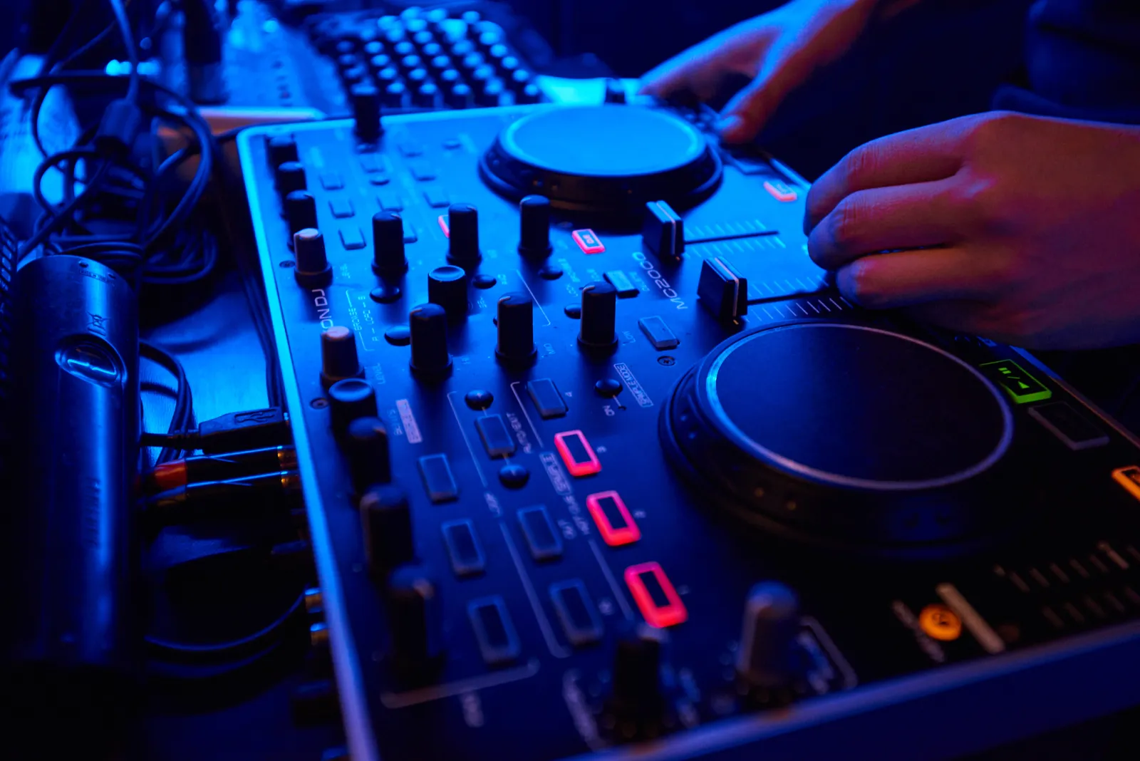 DJ console at Foggy 2